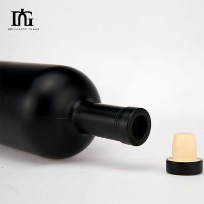 OEM/ODM aceitável garrafa de vidro de forma clássica Gin rum com tampa de madeira 500ml 750ml
