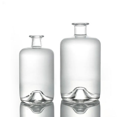 Garrafa de vidro de capacidade personalizada para bebidas alcoólicas Tequila Vodka Brandy Whisky Rum Gin Liquor 500ml/700ml/750ml