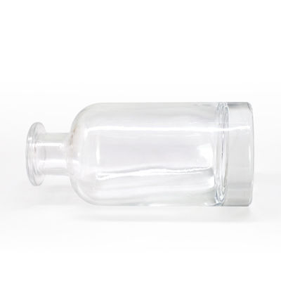 Material do corpo de vidro Garrafa transparente de bebidas alcoólicas com cortiça 500 ml 750 ml garrafas personalizadas