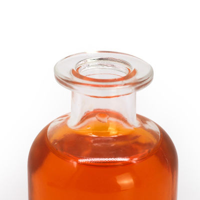 Material do corpo de vidro Garrafa transparente de bebidas alcoólicas com cortiça 500 ml 750 ml garrafas personalizadas