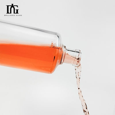 OEM/ODM Super Flint Material Vidro Vodka Whisky Rum Espírito garrafa com tampa de parafuso de cortiça