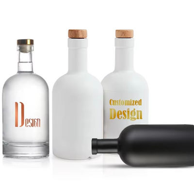 Flint Glass Matte Black 500ml/700ml/750ml Vazio Redondo Vodka Spirits Whisky Gin Liquor Fota com Cortiça