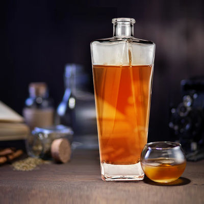 700 ml de garrafa de vidro Super Flint para Whisky Vodka Tequila
