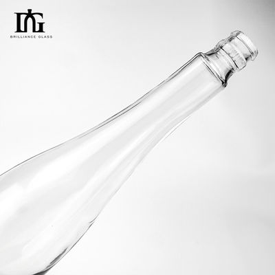 550 ml garrafa de vidro para whisky brandy vodka OEM/ODM aceitável e gravura manuseio da superfície