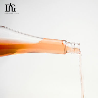550 ml garrafa de vidro para whisky brandy vodka OEM/ODM aceitável e gravura manuseio da superfície
