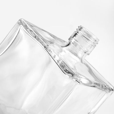 OEM/ODM aceitável Custom Square 750ml garrafa de vidro para Whiskey Vodka Brandy Rum Gin