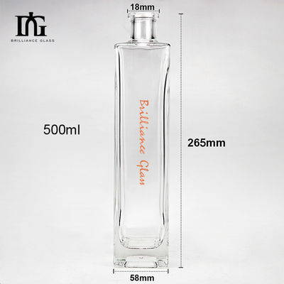 Garrafa de vidro quadrada transparente de 500 ml com fundo pesado e rolha de cortiça