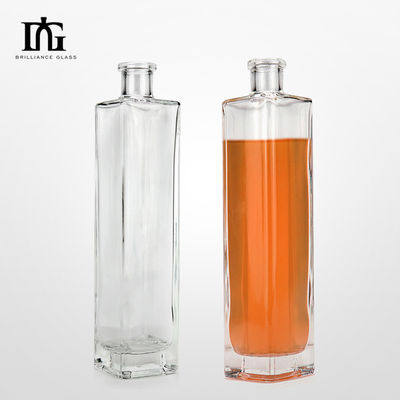 Garrafa de vidro quadrada transparente de 500 ml com fundo pesado e rolha de cortiça
