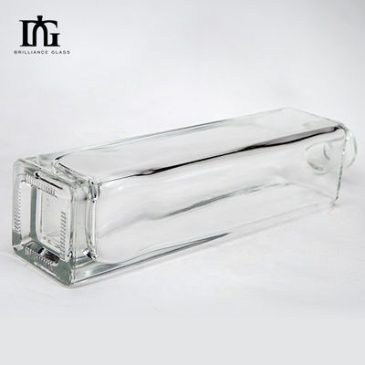Garrafa de vidro quadrada transparente de 500 ml com fundo pesado e rolha de cortiça