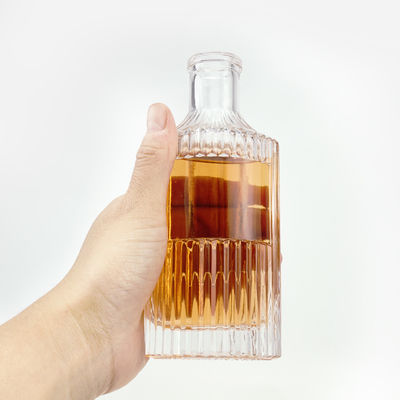 Material de base Vidro 250 ml Garrafa de gravura para Vodka Gin Tequila Rum Whiskey Liquor