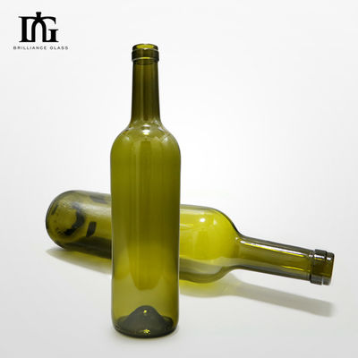 Garrafa de vidro de 750 ml de vinho tinto de 700 ml com filme de encolhimento e manuseio de superfície gravado no vidro