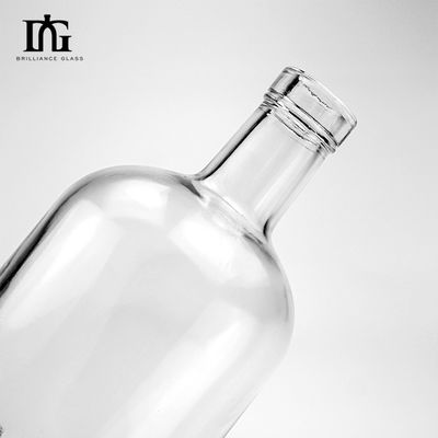 Fornecido livremente personalizado 700 ml Whiskey Rum Gin garrafa de álcool vazio com cortiça