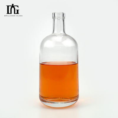 Fornecido livremente personalizado 700 ml Whiskey Rum Gin garrafa de álcool vazio com cortiça