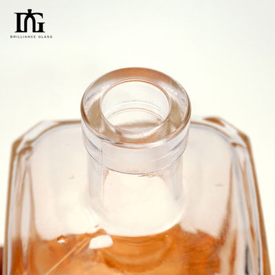 Material do corpo Vidro 500 ml 750 ml Forma quadrada Garrafa de vinho vazio para uísque Vodka Rum