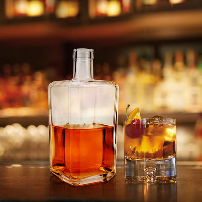 Material do corpo Vidro 500 ml 750 ml Forma quadrada Garrafa de vinho vazio para uísque Vodka Rum