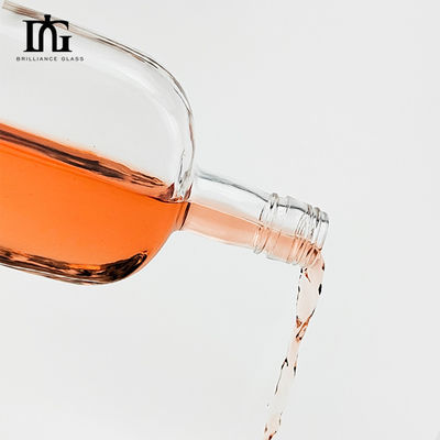 Garrafa de vidro de design exclusivo 500ml para Whiskey Vodka Rum Gin Logotipo do cliente aceitável