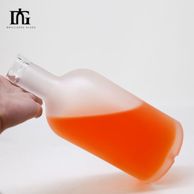 Garrafa de vidro de 700 ml com rótulo personalizado