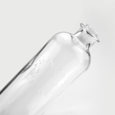 750 ml garrafa de vidro redonda clara com rolha de cortiça para Brandy Gin Rum Vodka Tequila Liquor