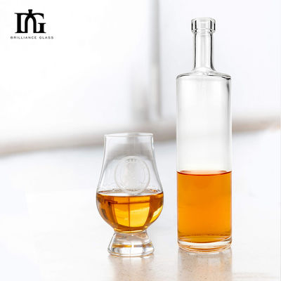 Bebidas industriais 750 ml Gin claro Vodka gelo garrafa de vidro de vinho com tipo de vedação CORK