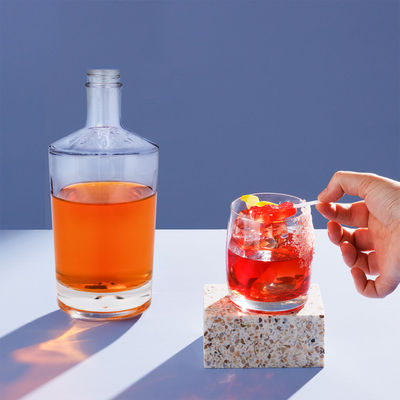 500 ml/700 ml Capacidade Clásica Vazia Flint Clear Round Glass Bottle para Gin Rum Whisky