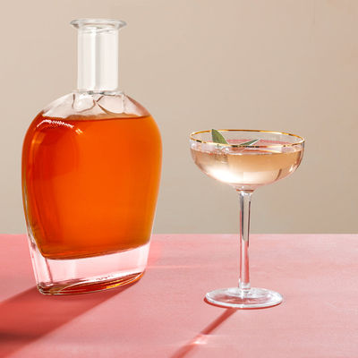Desenho personalizado garrafa de vidro de rum de 700 ml com capacidade de cortiça 700 ml Amostra fornecida gratuitamente