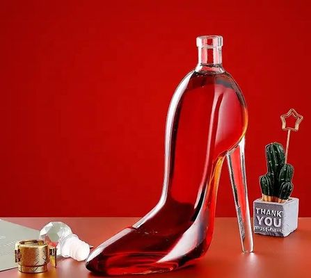 Forma única 500ml 750ml Calçado de salto alto Liquor Whiskey Vinho tinto Vodka Garrafa de vidro