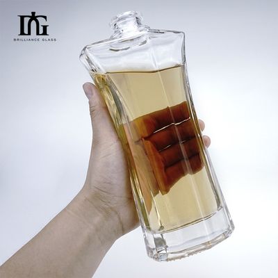 Whiskey Vodka Garrafa de vidro 500ml 750ml com forma única personalizada e tipo de tampa de cortiça