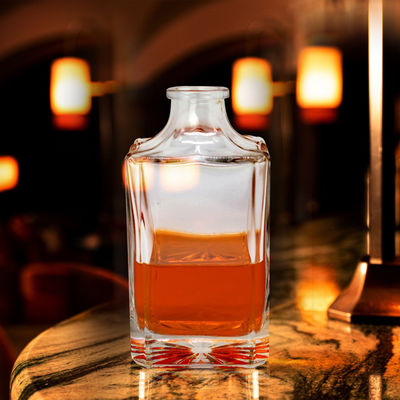 Customize garrafas de uísque vazias 50ml 375ml garrafa de vidro de álcool para bebidas alcoólicas capacidade 700ml