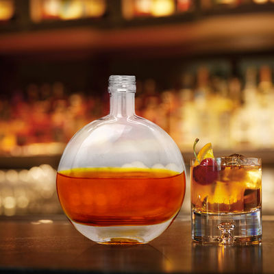 330 ml 500 ml de vidro transparente Whisky Vodka garrafa de licor com gravura personalizada e mais