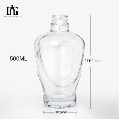 Outras bebidas 50 cl de vodka vazia garrafa de vidro de uísque com tampa de cortiça e superfície opaca