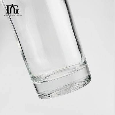 500ml 700ml 750ml Super Flint Glass Bottle Whiskey Vodka Gin Bottle with Cork Screw Cap Tipo