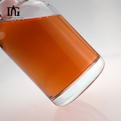 Garrafa de 500 ml de vidro transparente de vinho de frutas e bebidas alcoólicas com manuseio de superfície gravado em cortiça