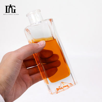 250 ml/350 ml/500 ml/550 ml/650 ml/700 ml/750 ml Garrafa de vidro Fecho de cortiça para Vodka Rum Brandy
