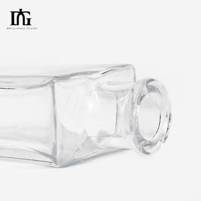250 ml/350 ml/500 ml/550 ml/650 ml/700 ml/750 ml Garrafa de vidro Fecho de cortiça para Vodka Rum Brandy