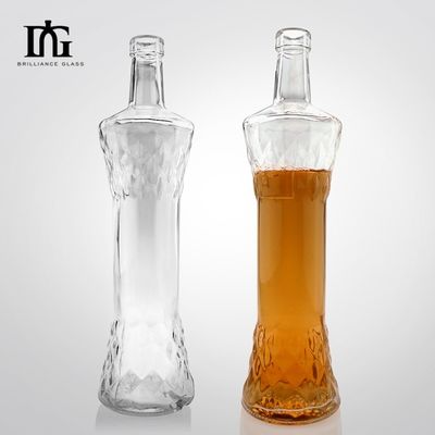 Desenho personalizado Decanter de whisky de vidro 700ml com tampa de parafuso de cortiça e colarinho criativo