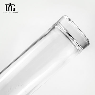 OEM/ODM aceitável 750ml Vodka Liquor garrafa de vidro com tampa de metal e tampa de parafuso de cortiça