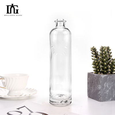 OEM/ODM aceitável 750ml Vodka Liquor garrafa de vidro com tampa de metal e tampa de parafuso de cortiça