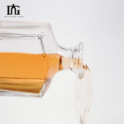 Garrafa de whisky de vidro de 500 ml/700 ml/750 ml/1000 ml com desenho quadrado