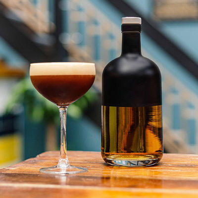 Garrafa de vidro de brandy 500ml Decantador de bebidas alcoólicas em forma quadrada para whisky Gin Vodka Decoração doméstica