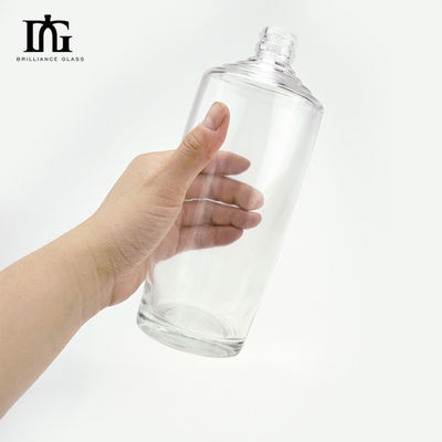 Garrafa de vinho de vidro de 650 ml Garrafa de vodka Gin com cortiça para o seu gosto Material do corpo vidro