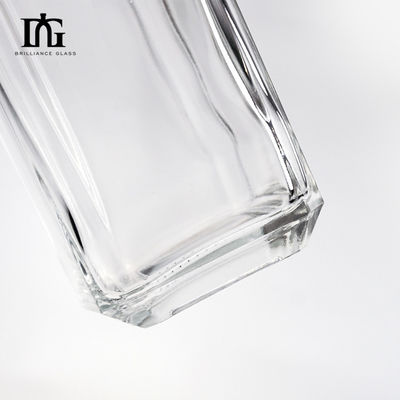 Corpo Material vidro Transparente 700ml Quadrado Vidro garrafa de licor Vodka Whiskey Gin garrafa com cortiça