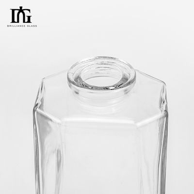 Fabricado sob medida Design Único 500ml Garrafa Triângulo Gravado Tequila Garrafa de vidro com tampa