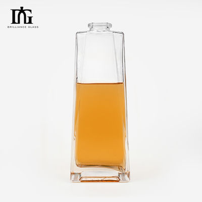 Fabricado sob medida Design Único 500ml Garrafa Triângulo Gravado Tequila Garrafa de vidro com tampa