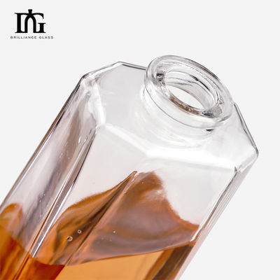 Fabricado sob medida Design Único 500ml Garrafa Triângulo Gravado Tequila Garrafa de vidro com tampa