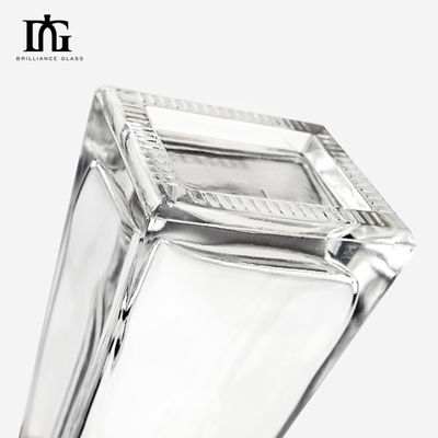 Fabricado sob medida Design Único 500ml Garrafa Triângulo Gravado Tequila Garrafa de vidro com tampa
