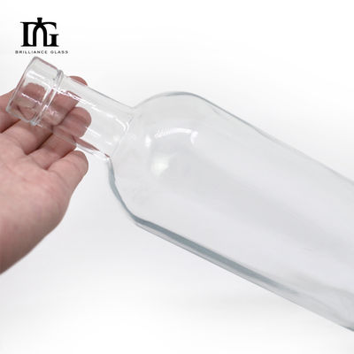 Garrafa de vidro 700ml 500ml Vodka Vinho com impressão de tela personalizada e estampagem a quente