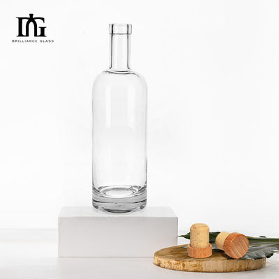 Garrafa de vidro 700ml 500ml Vodka Vinho com impressão de tela personalizada e estampagem a quente