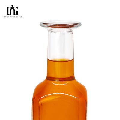 750 ml 1000 ml Whisky Rum Gin Tequila Garrafa de vidro com rolha de cortiça e design elegante