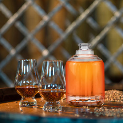 Garrafa de vidro gravada para Vodka Tequila Rum Whisky Liquor Custom 200ml 500ml 700ml 750ml