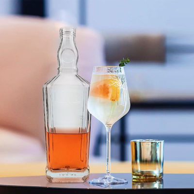 Gravação de garrafa de uísque de 700 ml para OEM / ODM aceitável Extra Flint Glass Whiskey Top